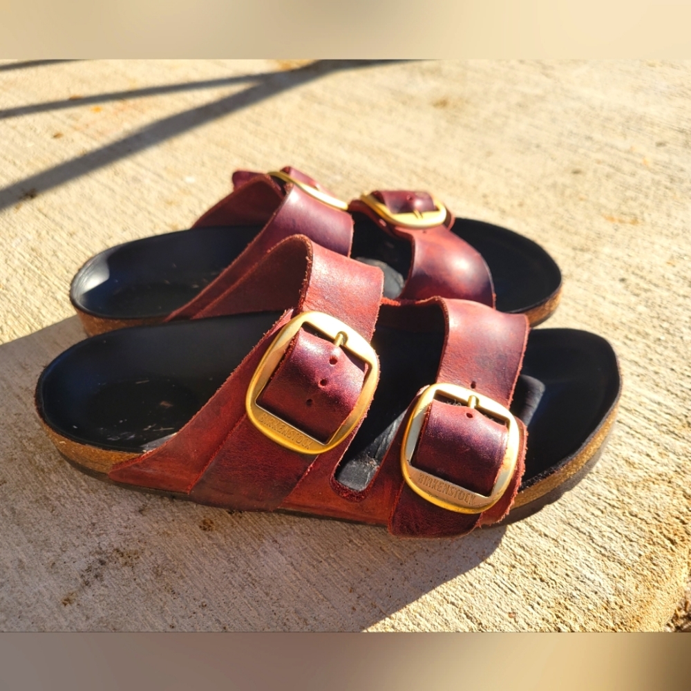 Stylish Burgundy Sandals with Gold Buckles